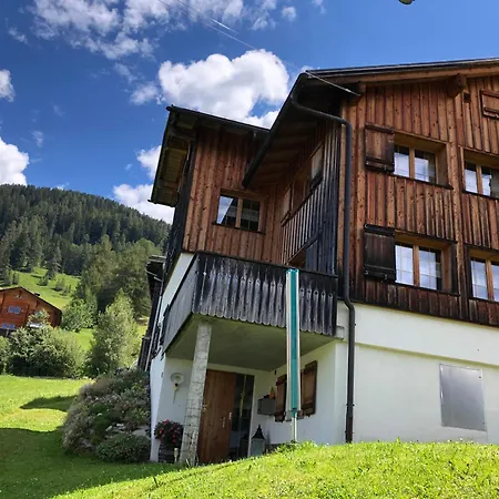 Casa Runs 7113 Camuns, Val Lumnezia Uors