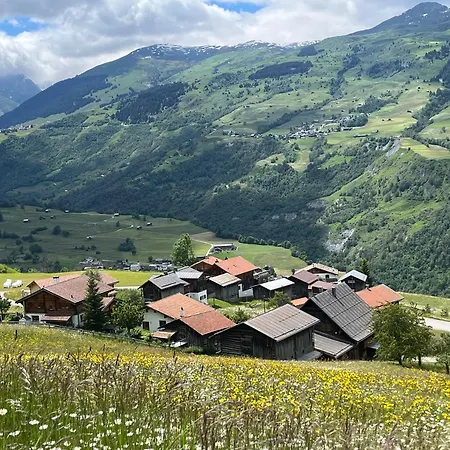 Casa Runs 7113 Camuns, Val Lumnezia