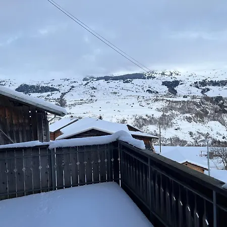 Casa Runs 7113 Camuns, Val Lumnezia