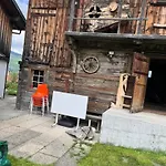 Vakantiehuis Casa Runs 7113 Camuns, Val Lumnezia *