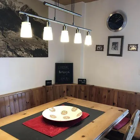 Casa Runs 7113 Camuns, Val Lumnezia * Uors