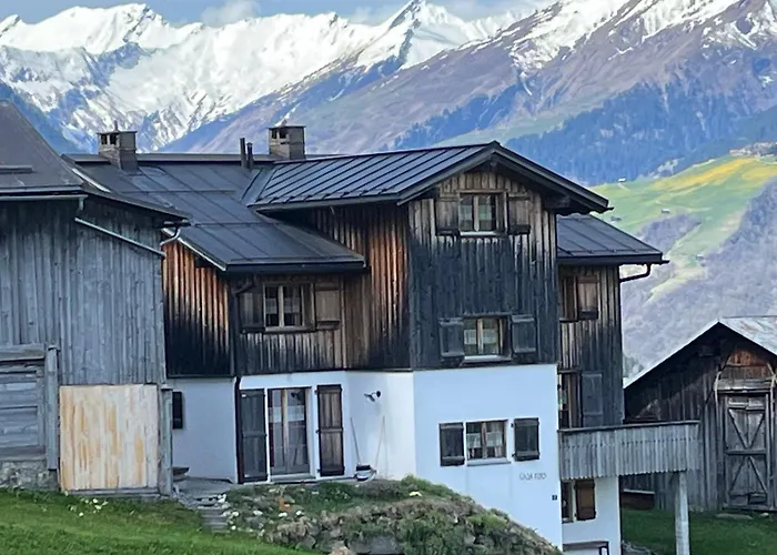 Casa Runs 7113 Camuns, Val Lumnezia * Uors